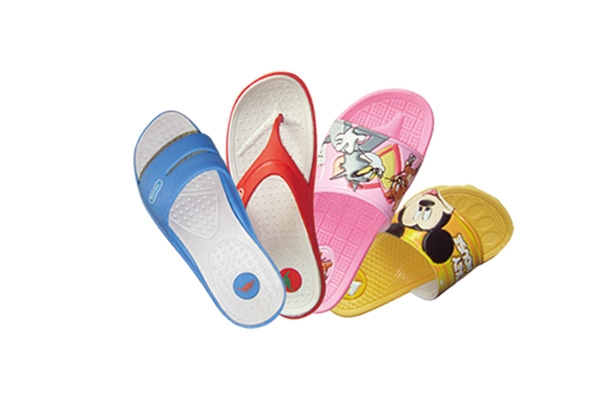 PVC全自動(dòng)開模吹氣注射成型機(jī)